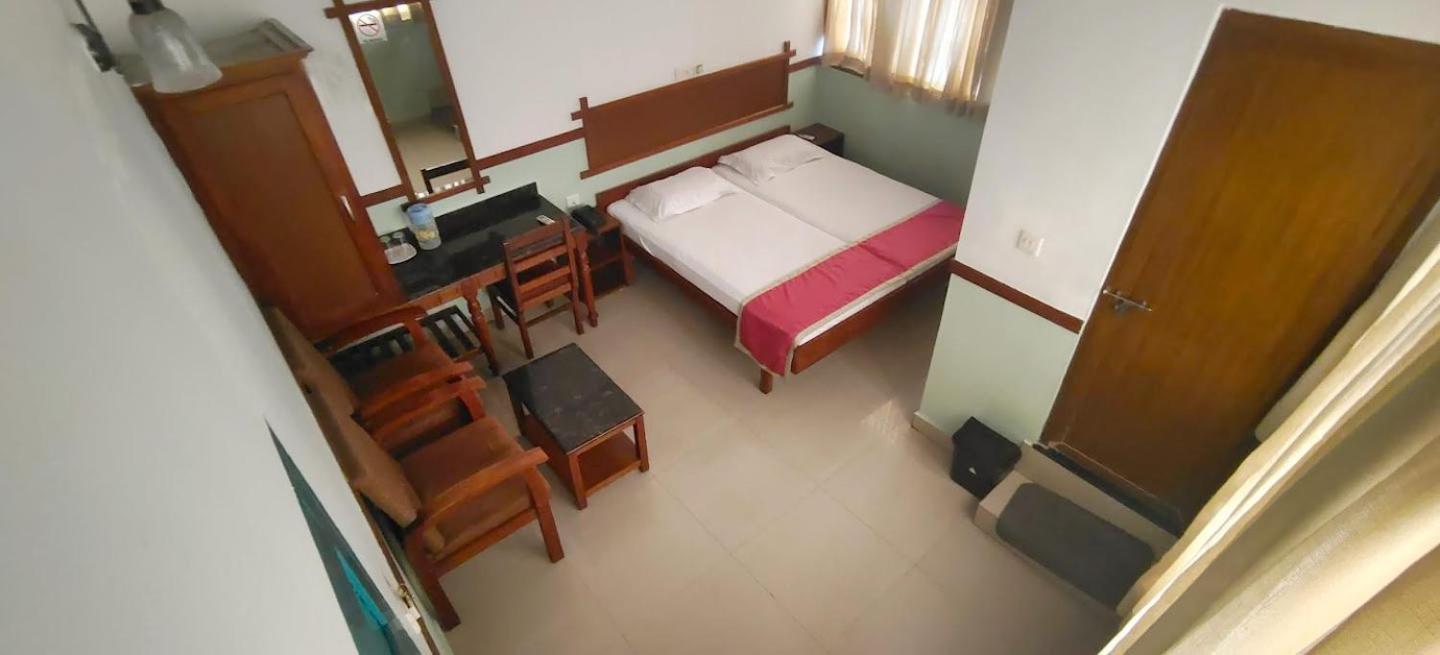 The Boat Jetty Bungalow Kochi Exterior photo